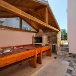Beautiful Apartment In Pula With Wifi